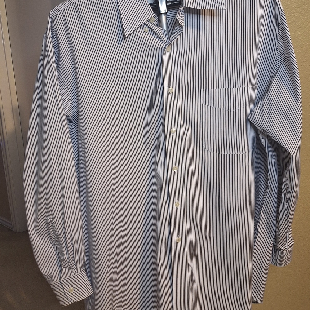 Paul Fredrick Classic Long Sleeve Striped Dress Shirt. S8ze 17.5/36